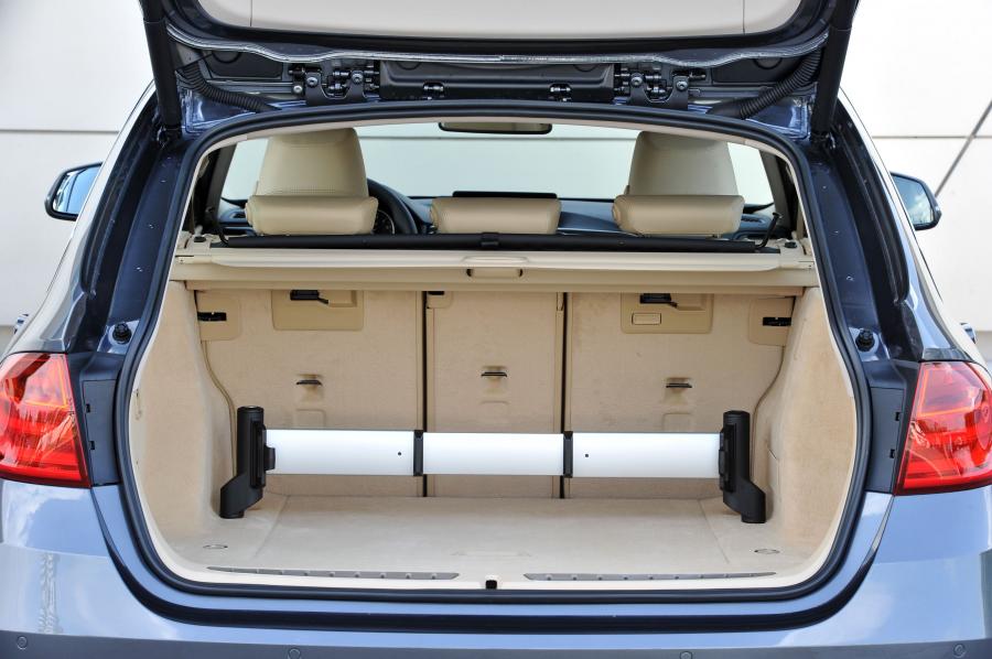  BMW 328i Touring Luxury 2012 года  (фото 33 из 200)